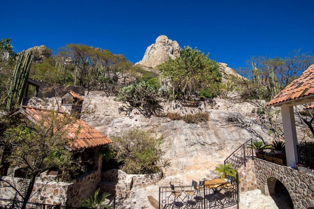 Hotel de Piedra 34/70