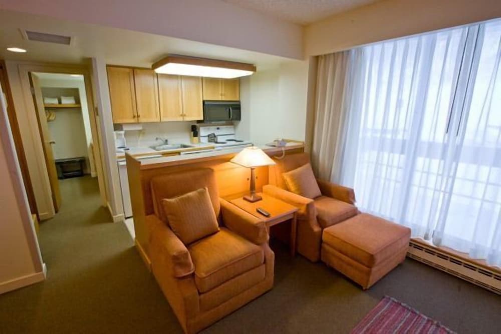 The Inn 14/28