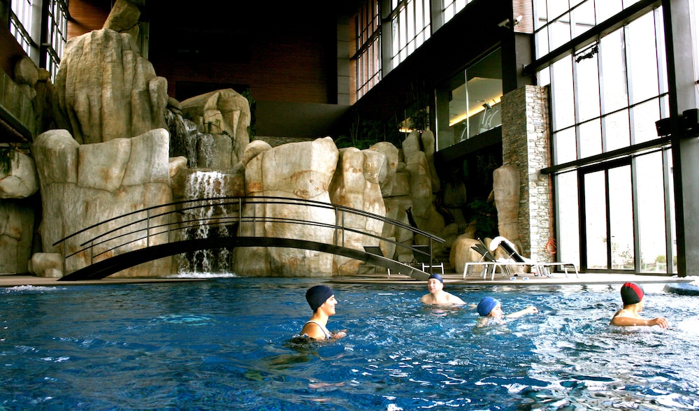 swimming pool spa