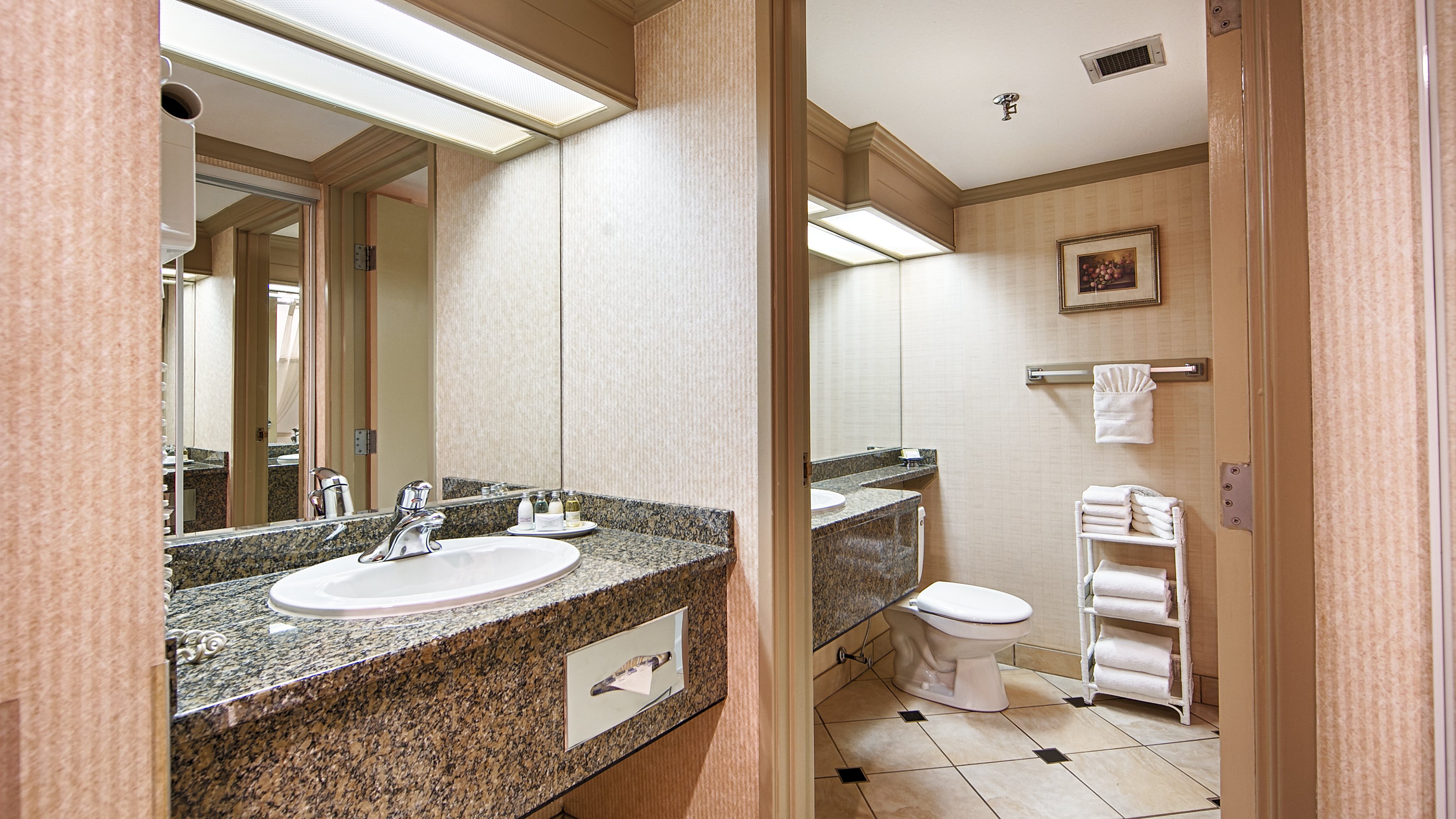 Best Western Plus Port O Call Hotel 73/73