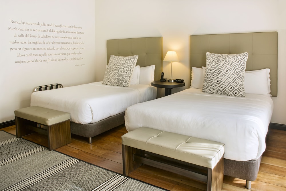 SUPERIOR, TWIN BEDS