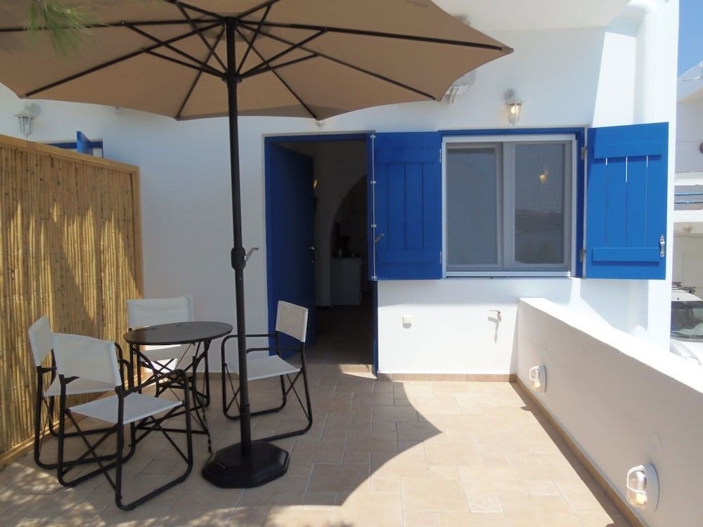 Heliotropio Studios & Apartments 40/50