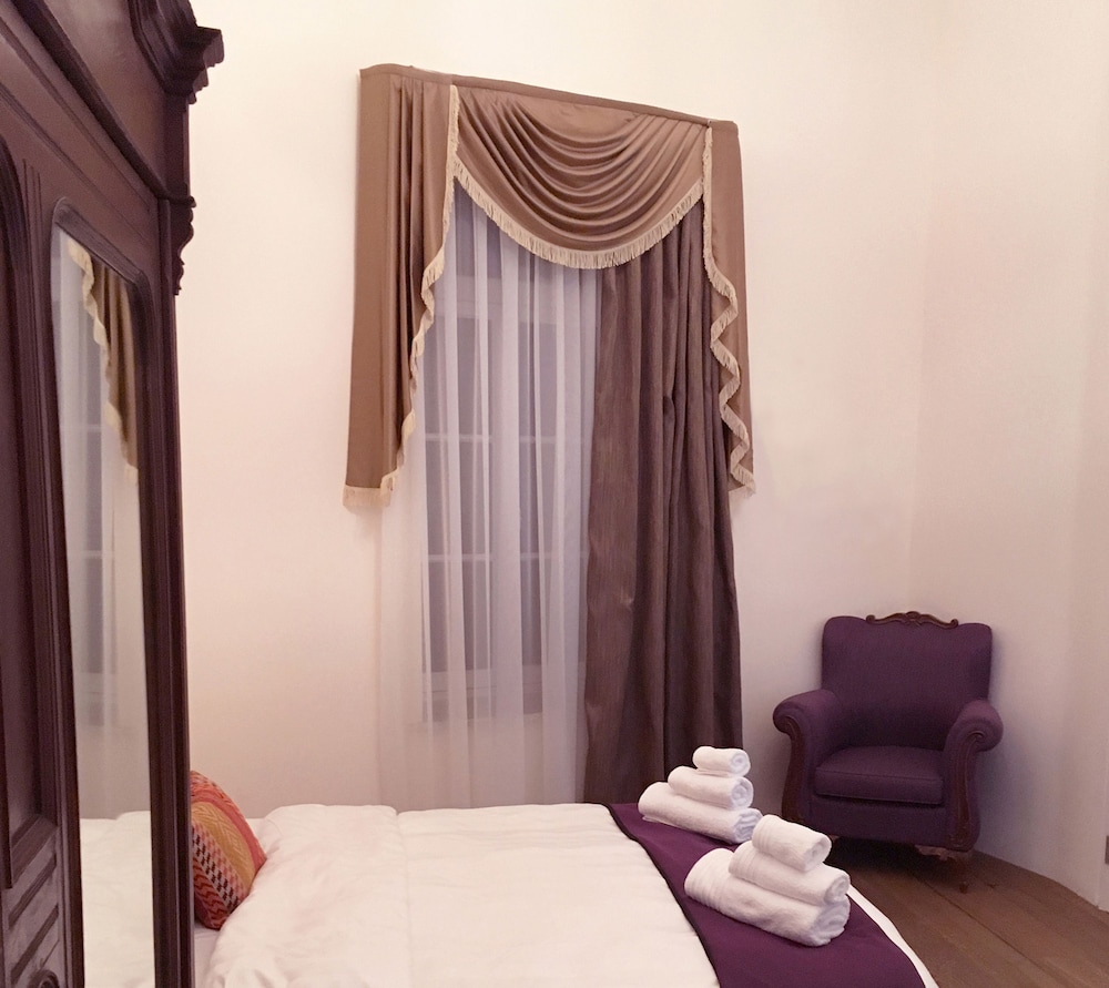 Lokal Hotel 33/64
