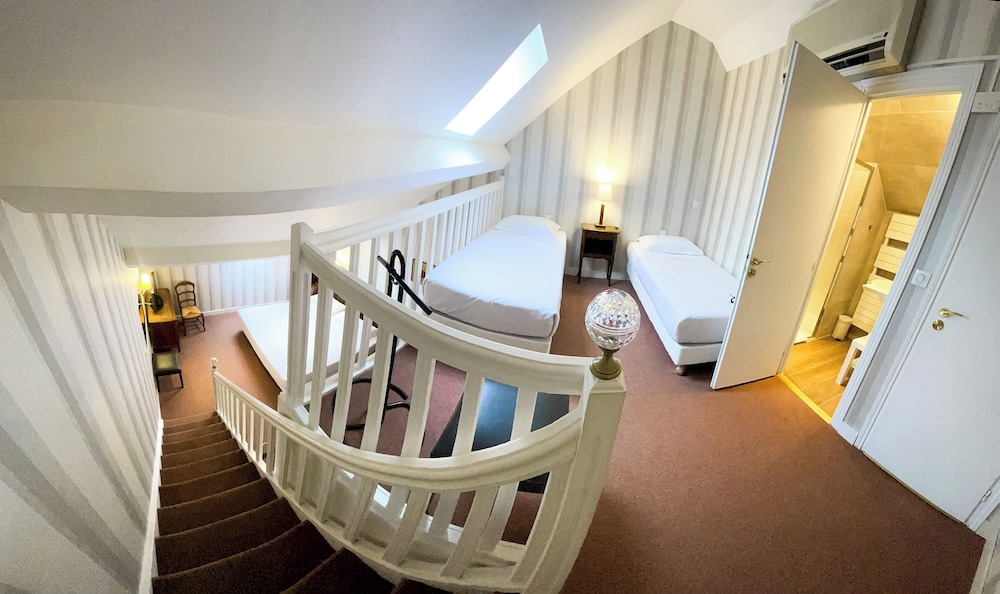 Hôtel La Villa Fleurie 48/69