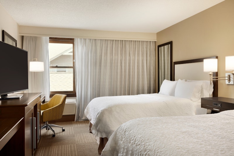 Hampton Inn and Suites Springdale 4/15