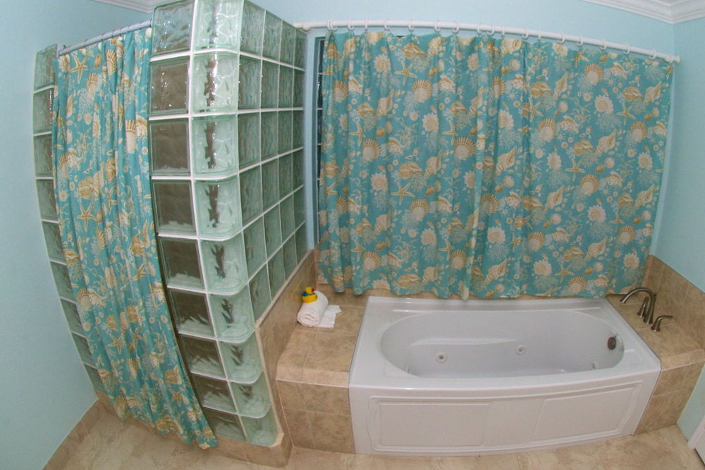 Compass Point Dive Resort 48/50