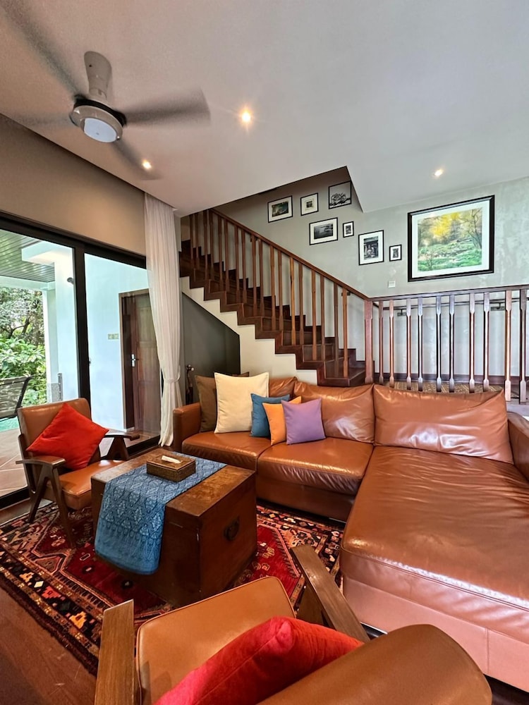 Ambong Pool Villas 31/50