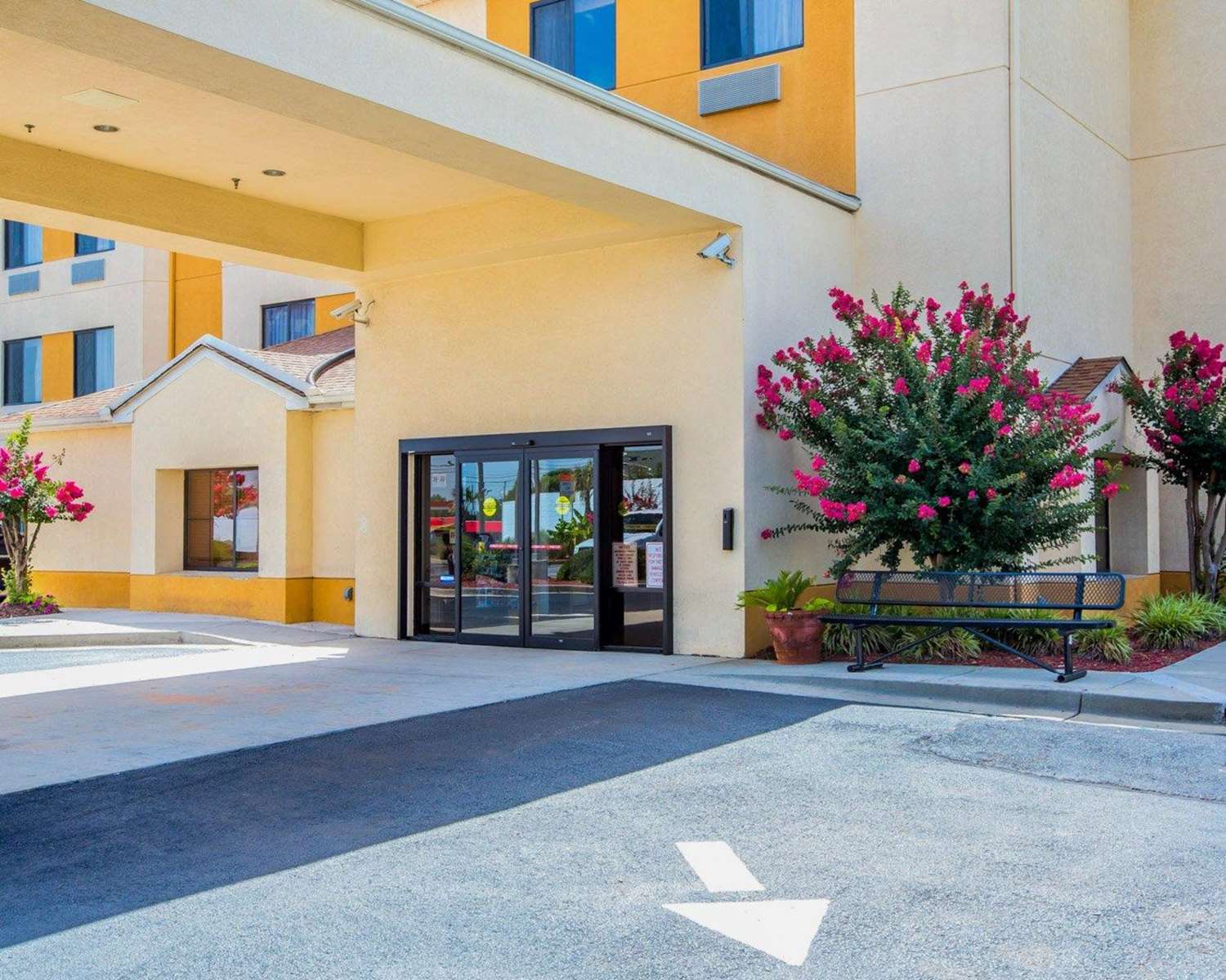 Days Inn by Wyndham McDonough, GA 17/19