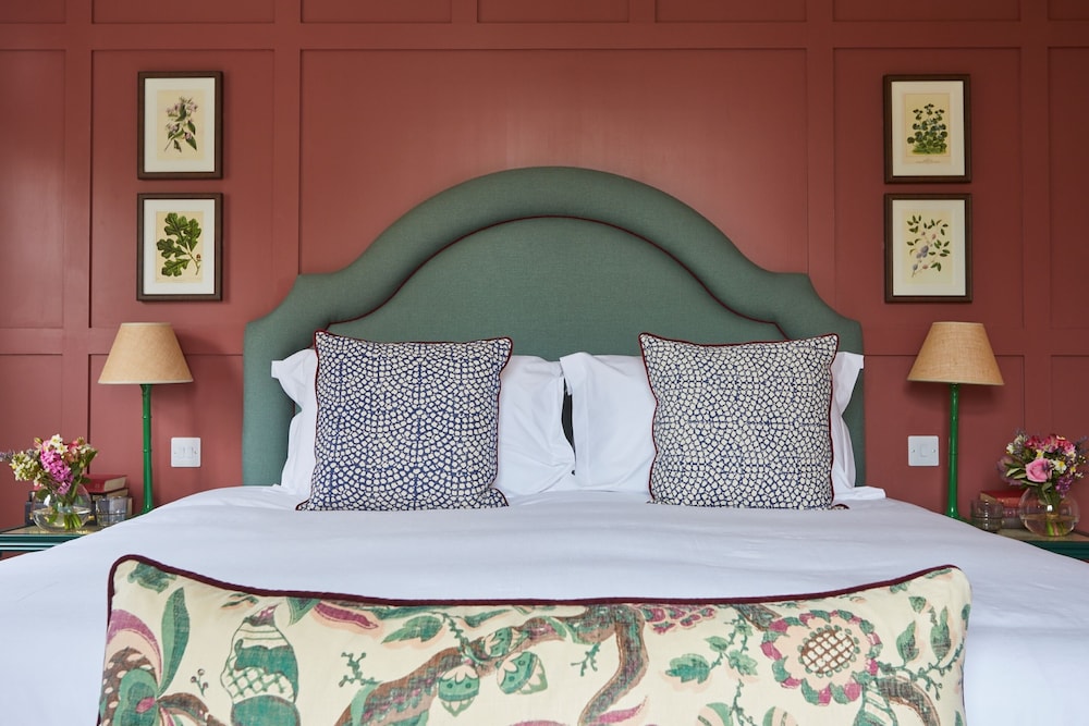 غرفة بسرير كينج بشرفة، Mercure Newbury Elcot Park Hotel 2/3