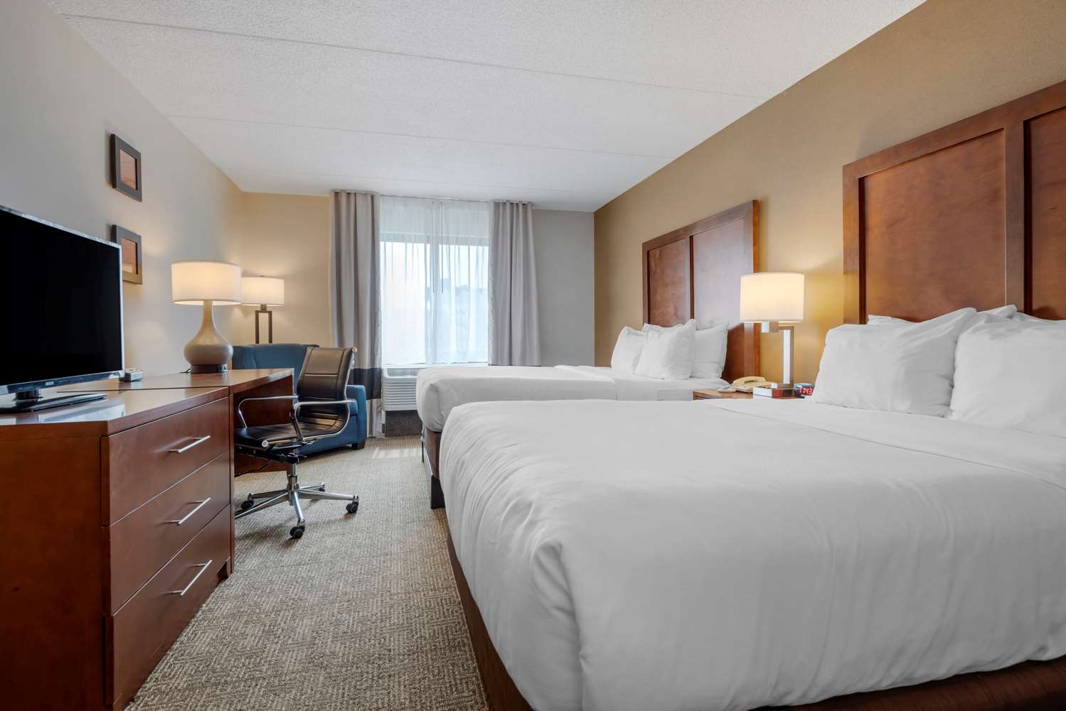 ROOM, 2 DOUBLE BEDS