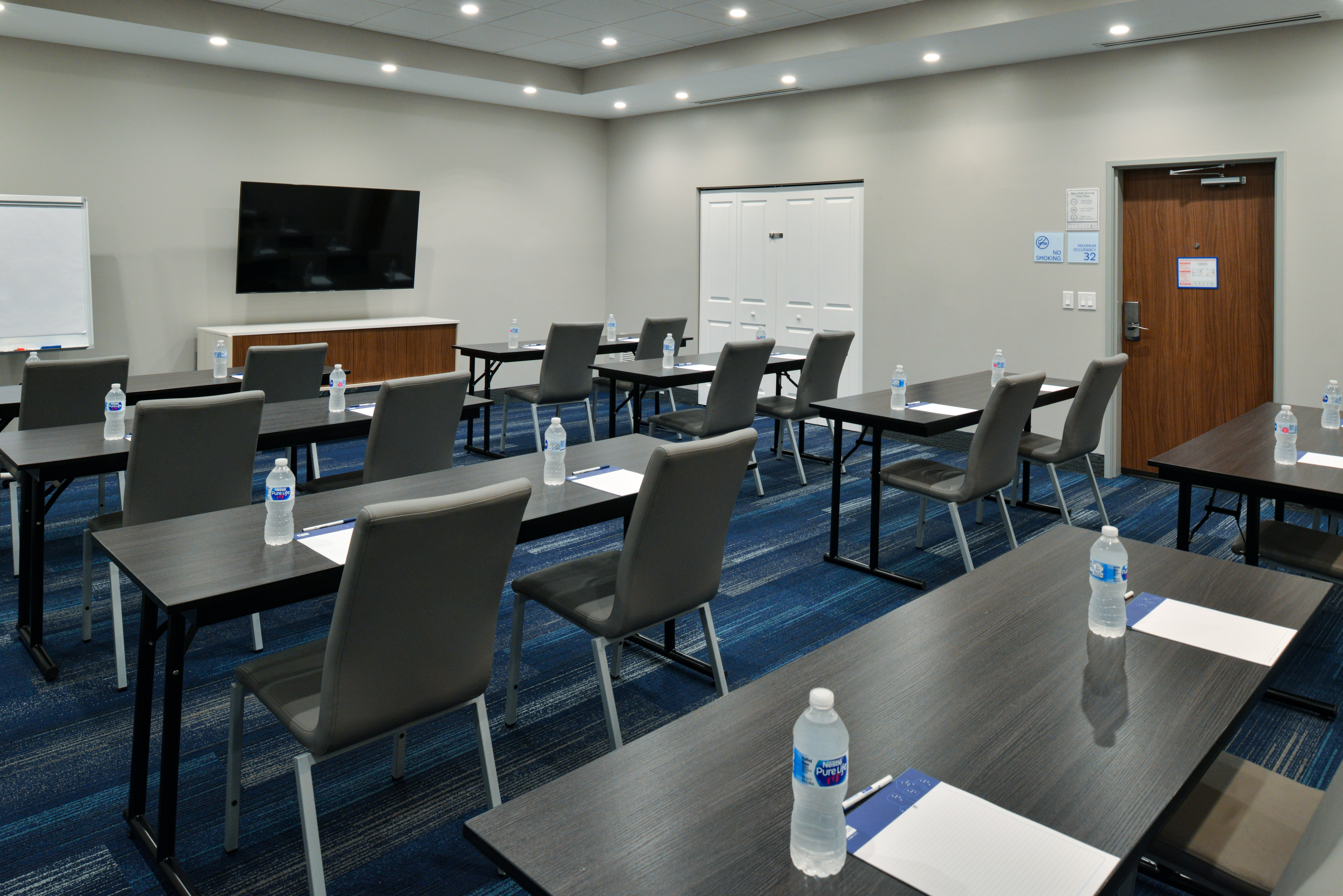HOLIDAY INN EXPRESS ORLANDO SOUTH PARK 49/61