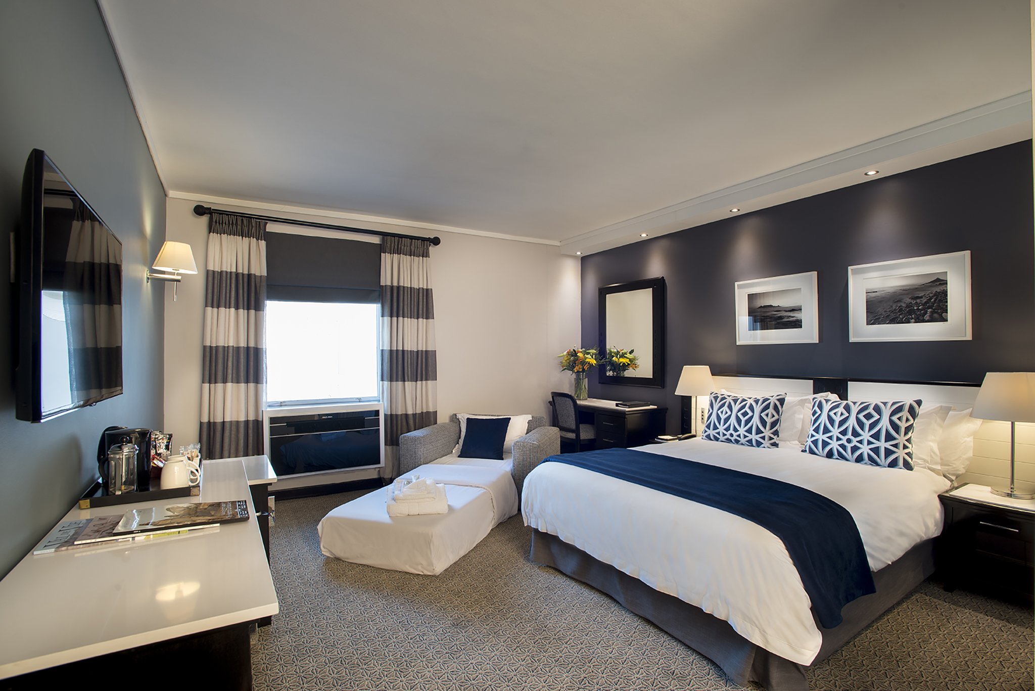 The Commodore Hotel 16/62