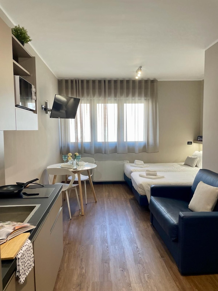 Expo Residence Rho 25/50