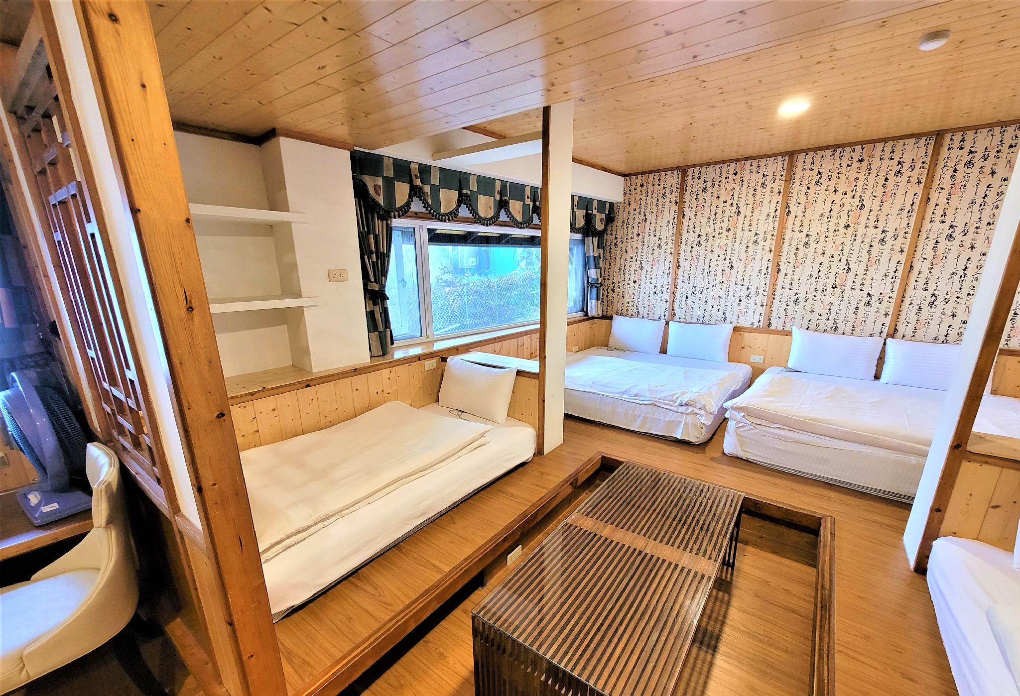 Family, 2 Double and Twin Beds