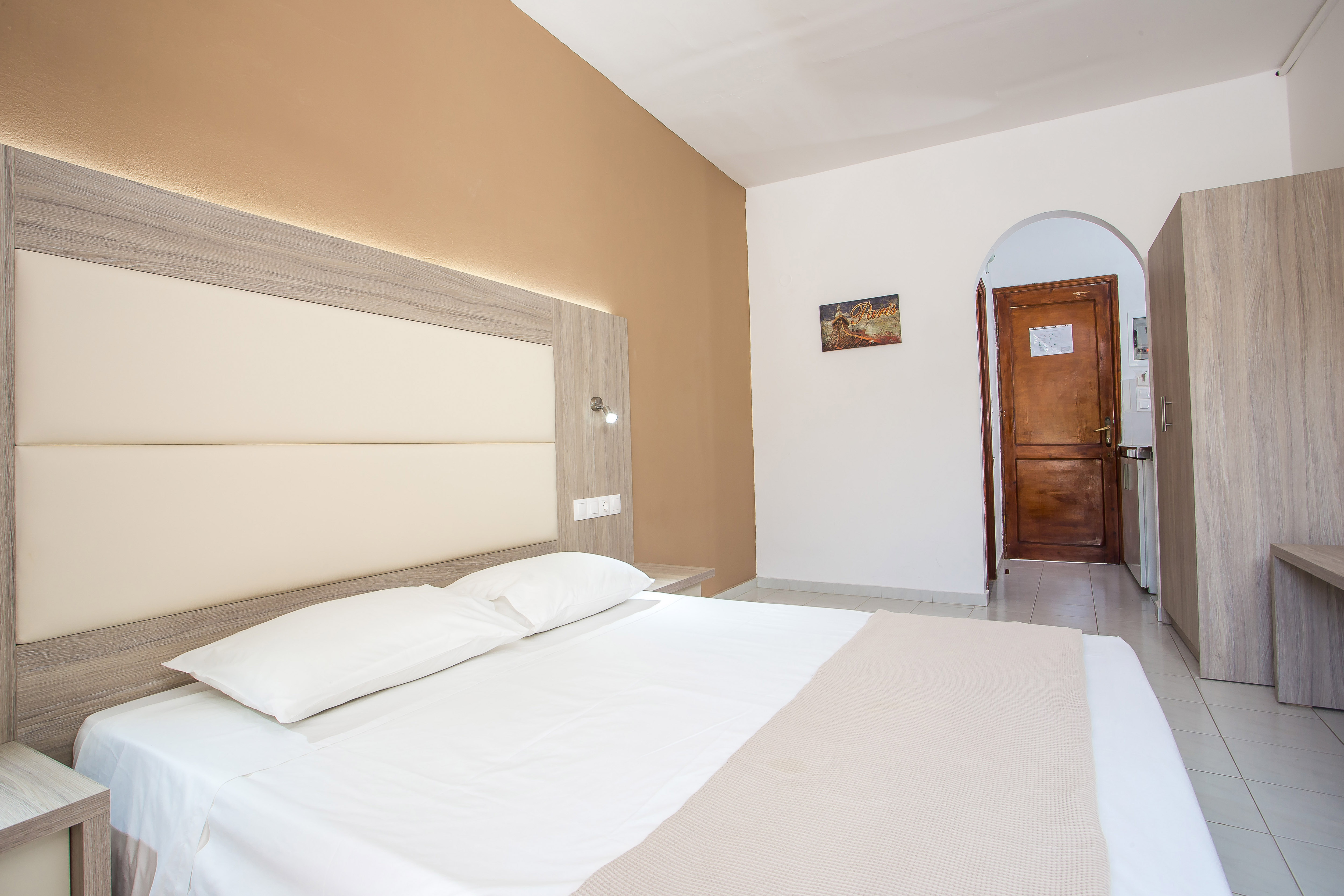Maroula Studios 24/50