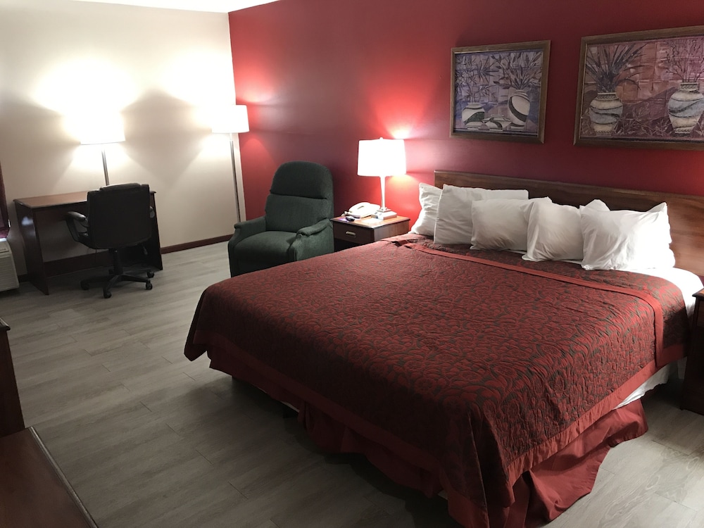 Days Inn by Wyndham Hillsboro 9/24