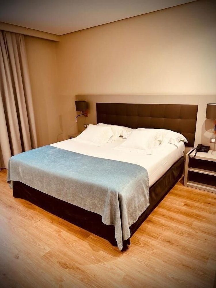 SUPERIOR, DOUBLE BED