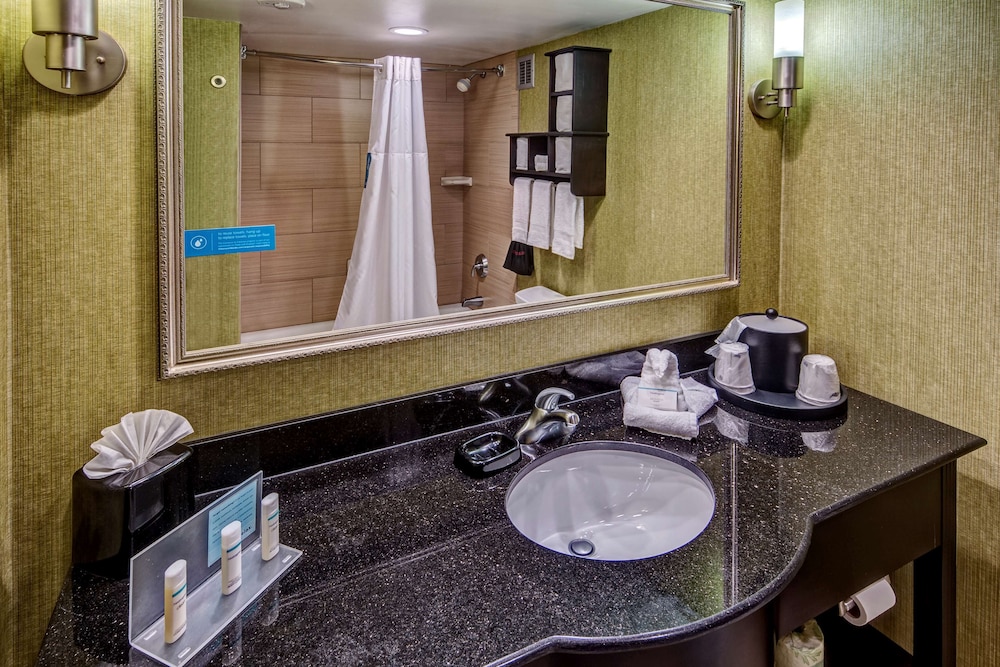 Hampton Inn Asheville Tunnel Road 27/63