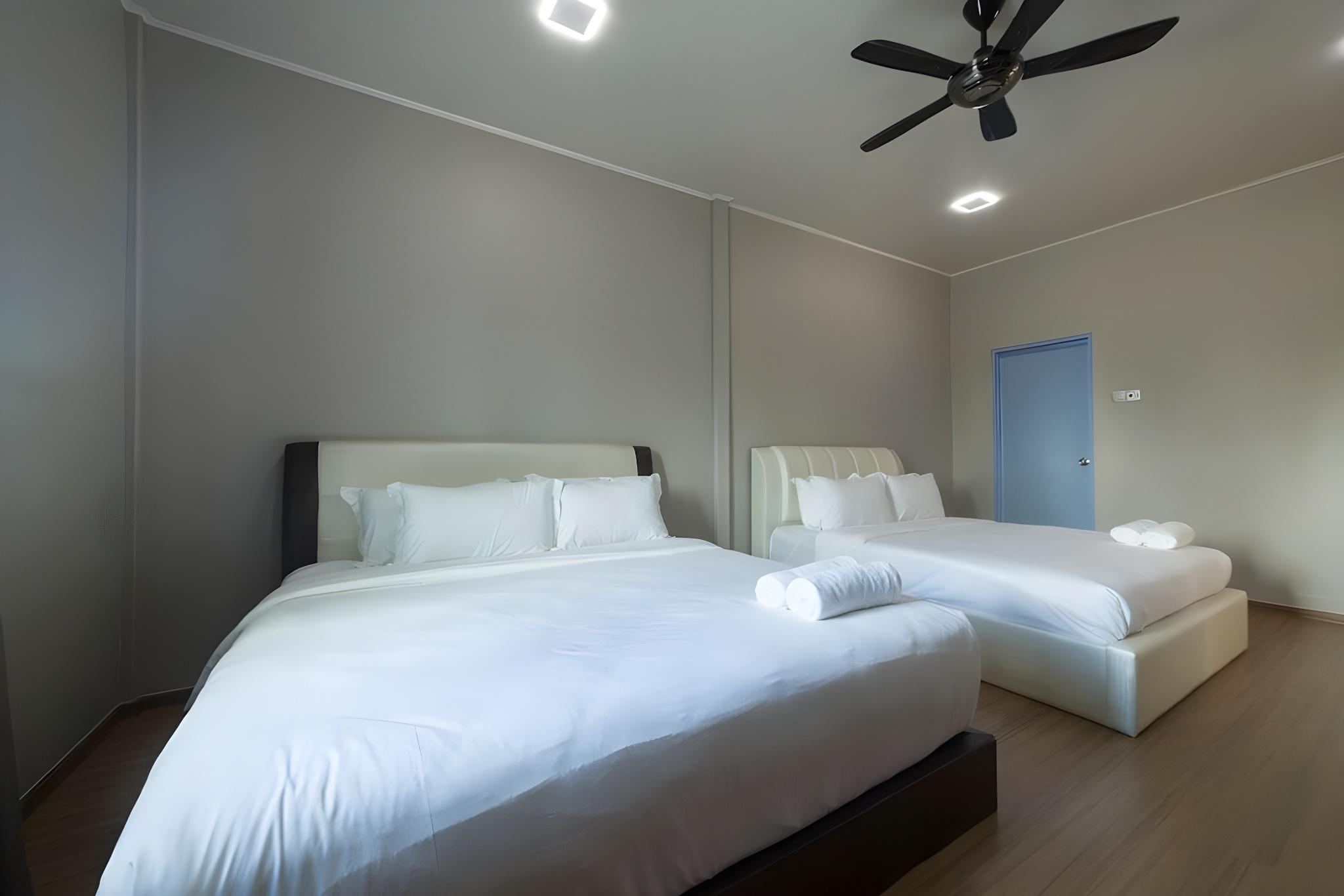 Comfort, Quadruple, Multiple Beds, City View