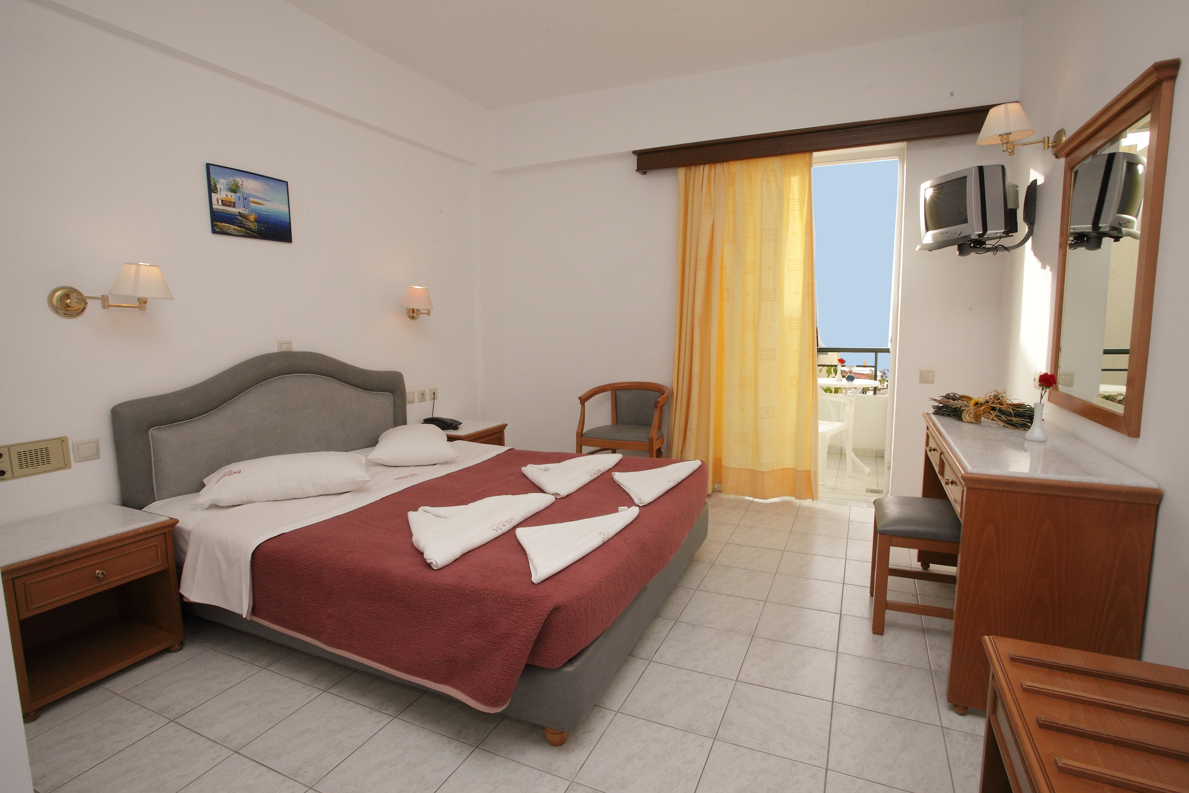 Dedalos Beach Hotel 8/50