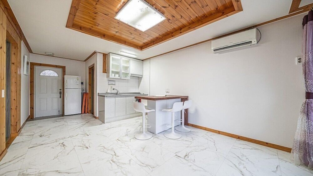 Geoje White O Pension 3/50