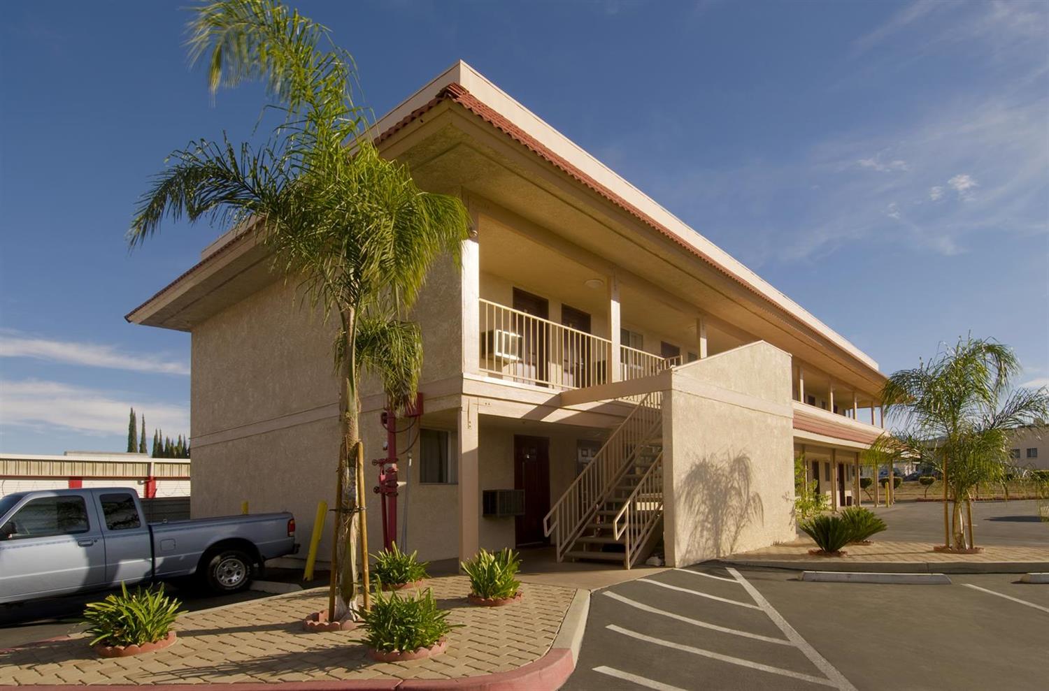 Americas Best Value Inn Calimesa 18/18