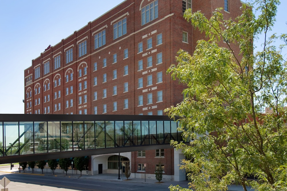 Drury Plaza Hotel Broadview Wichita 46/50