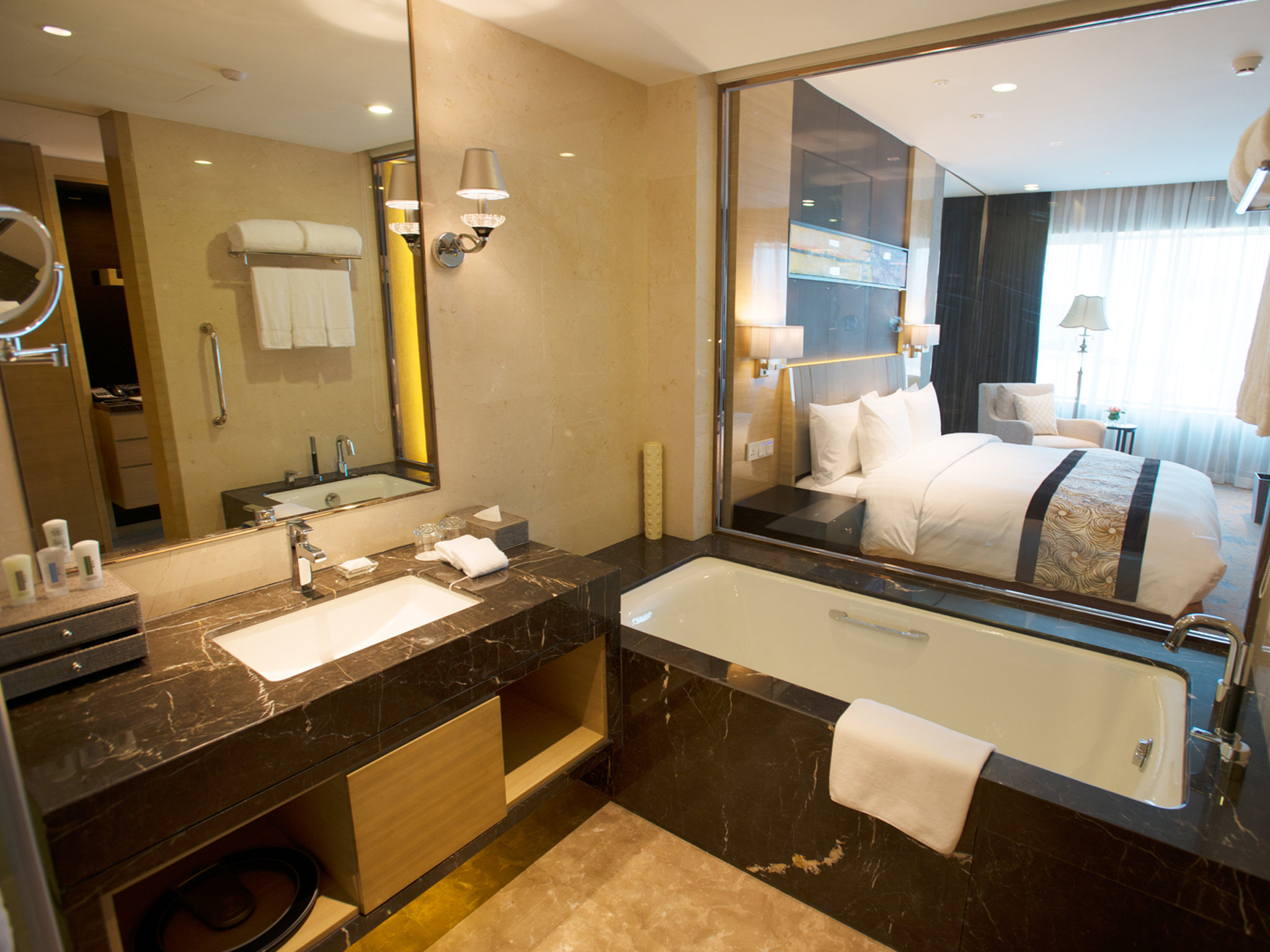 Crowne Plaza Shanghai Noah Square 48/50