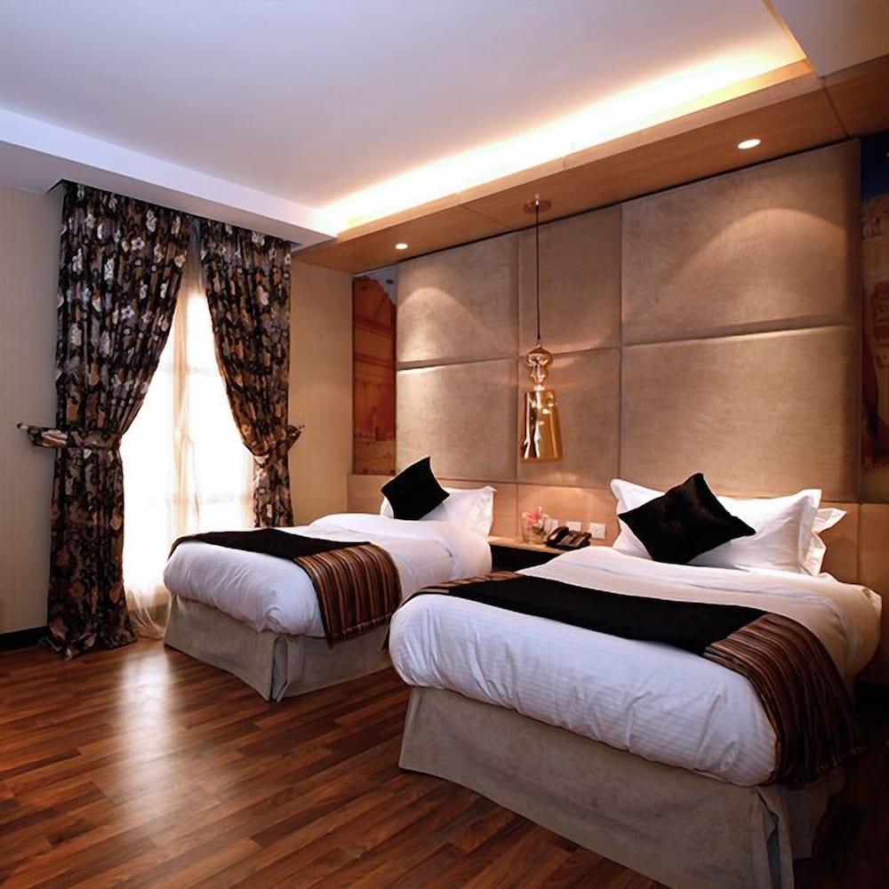 جراند بلازا الرياض(Grand Plaza Hotel - Takhasosi) 17/50