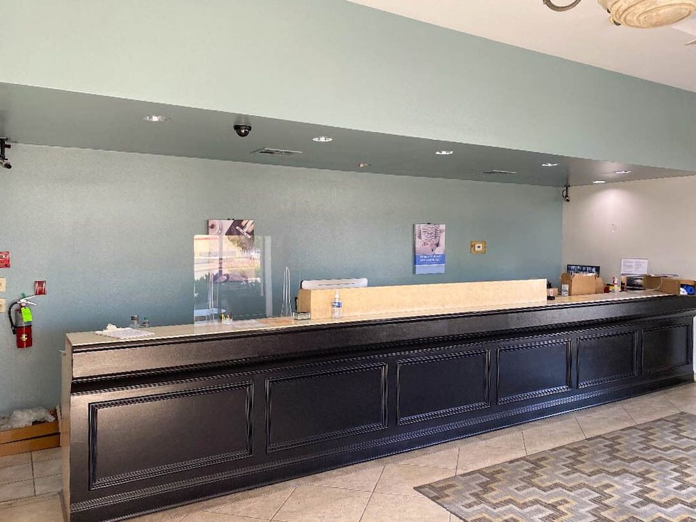 Studio6 Anaheim Hills, CA 7/33