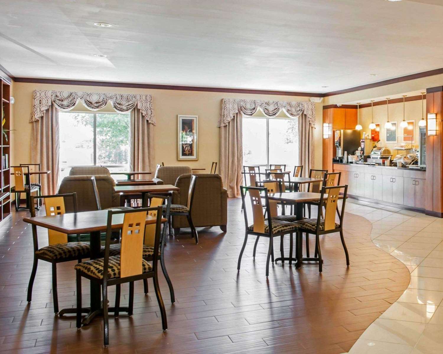 Comfort Suites Southport 14/21