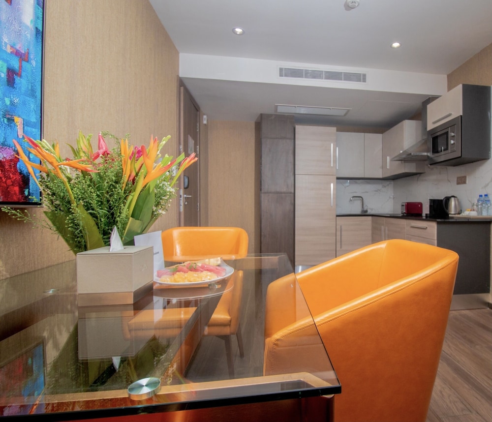Golden Hotel & Suites 7/50