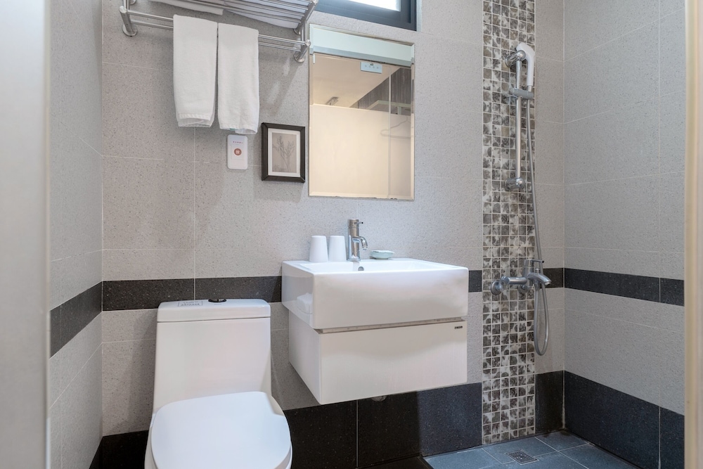 CHECK inn Express Taichung Fuxing Hall 2 40/42