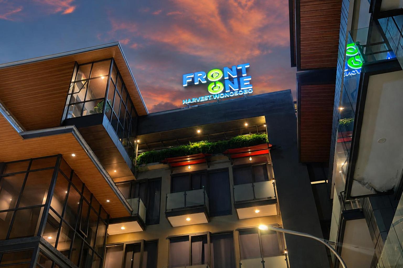 Front One Hotel Harvest Wonosobo 1/28