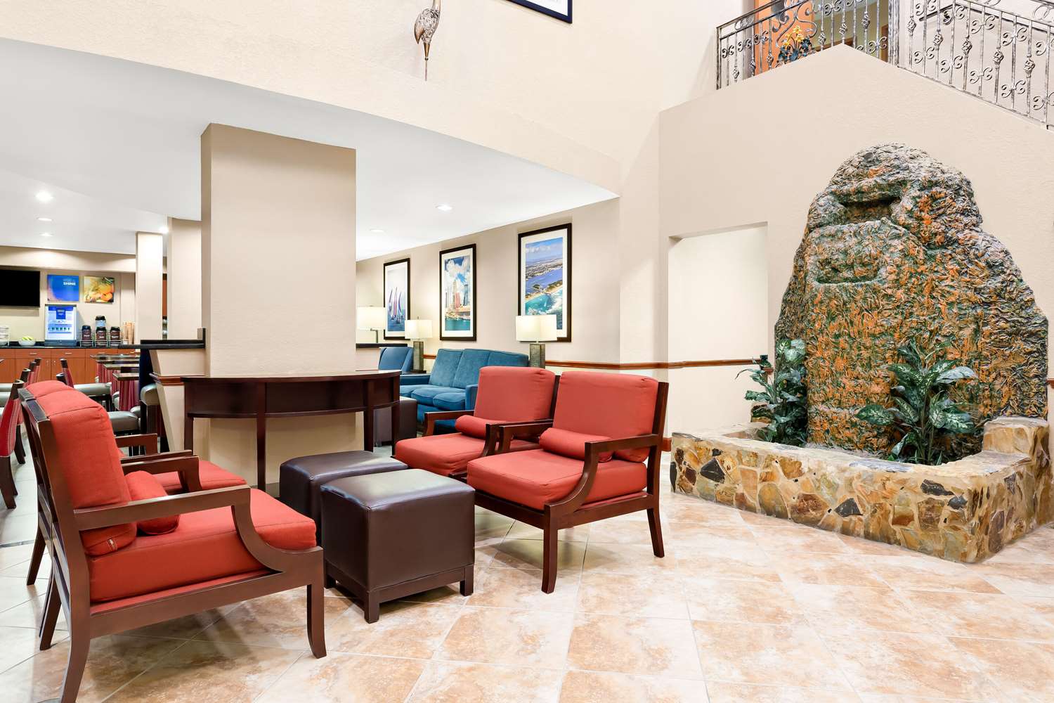 Comfort Suites Tampa Airport North 19/35