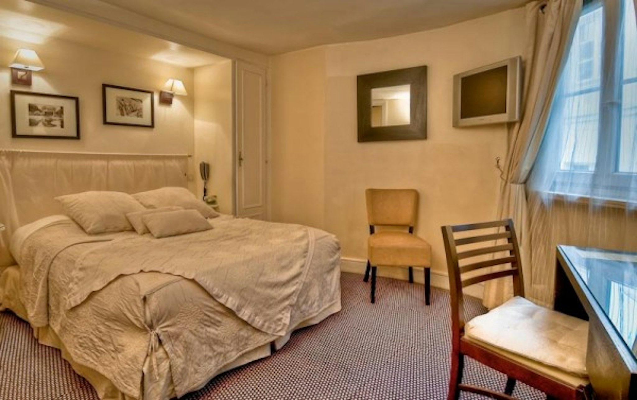 Ile de France Opera Hotel 5/8