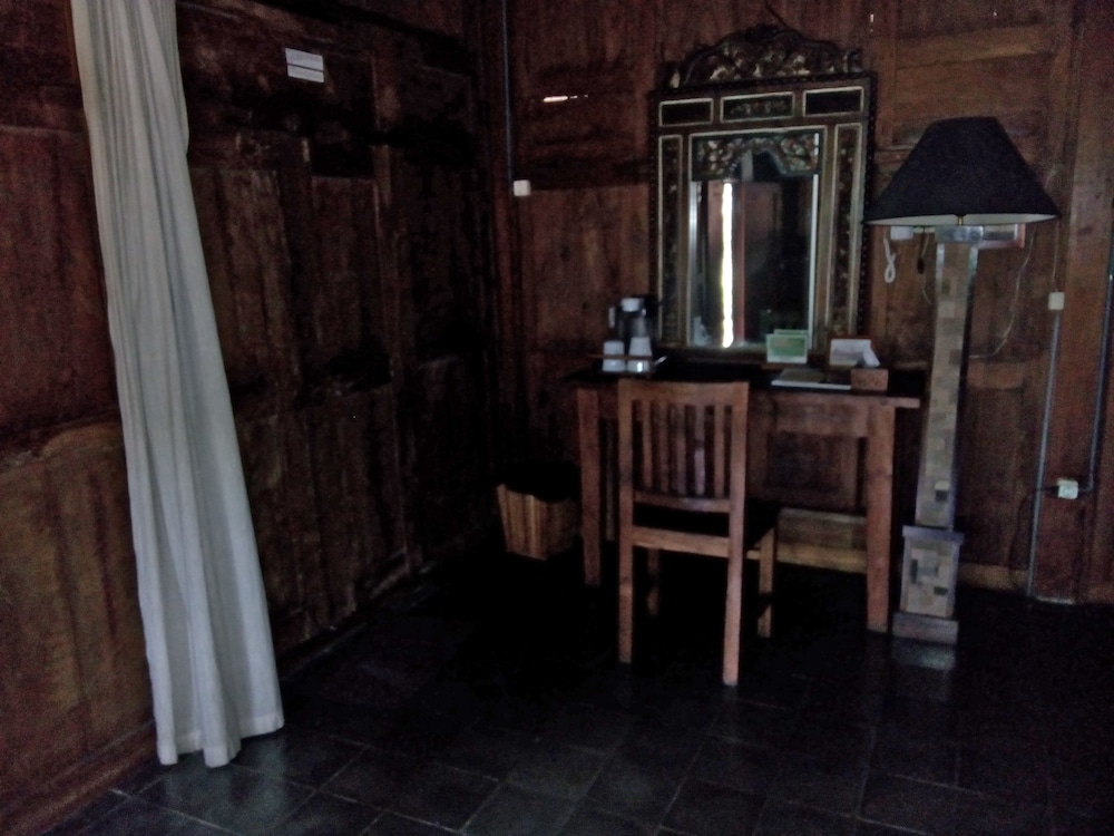 Tembi Rumah Budaya 20/50