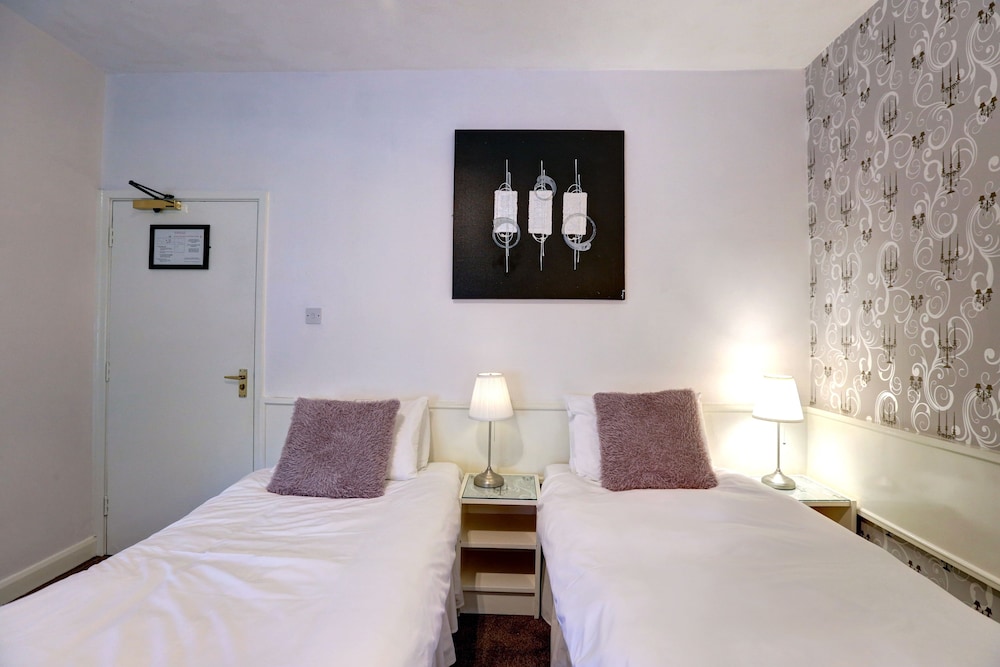 Manor Court Hotel 5/46