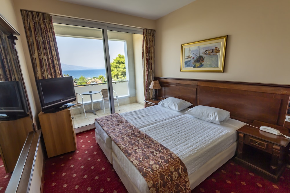 Dolphin Hotel Resort And Conference 12/43