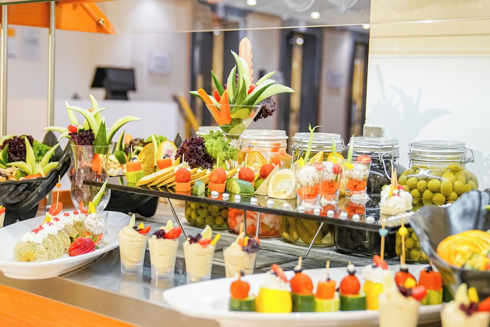 فندق اعمار المنار(Emaar Al Manar Hotel) 32/37