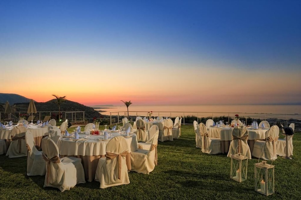 THE NOVERIAN Scenic Crete 5* Hilltop Villa Resort & Spa 42/46