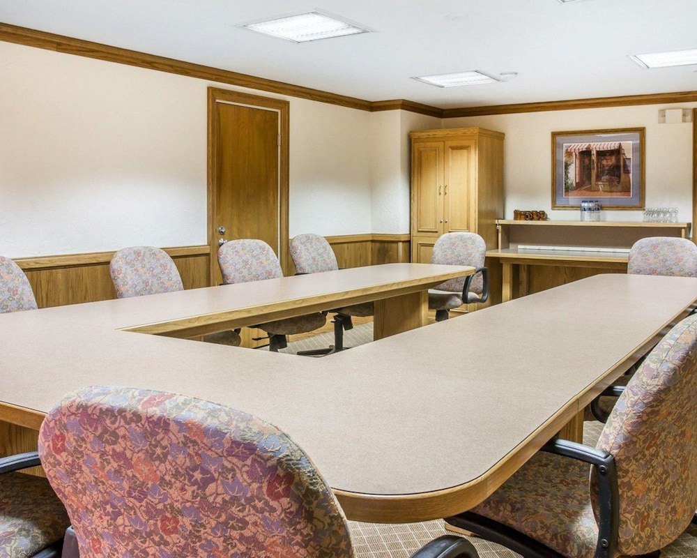 Quality Inn & Suites Monroe 40/48