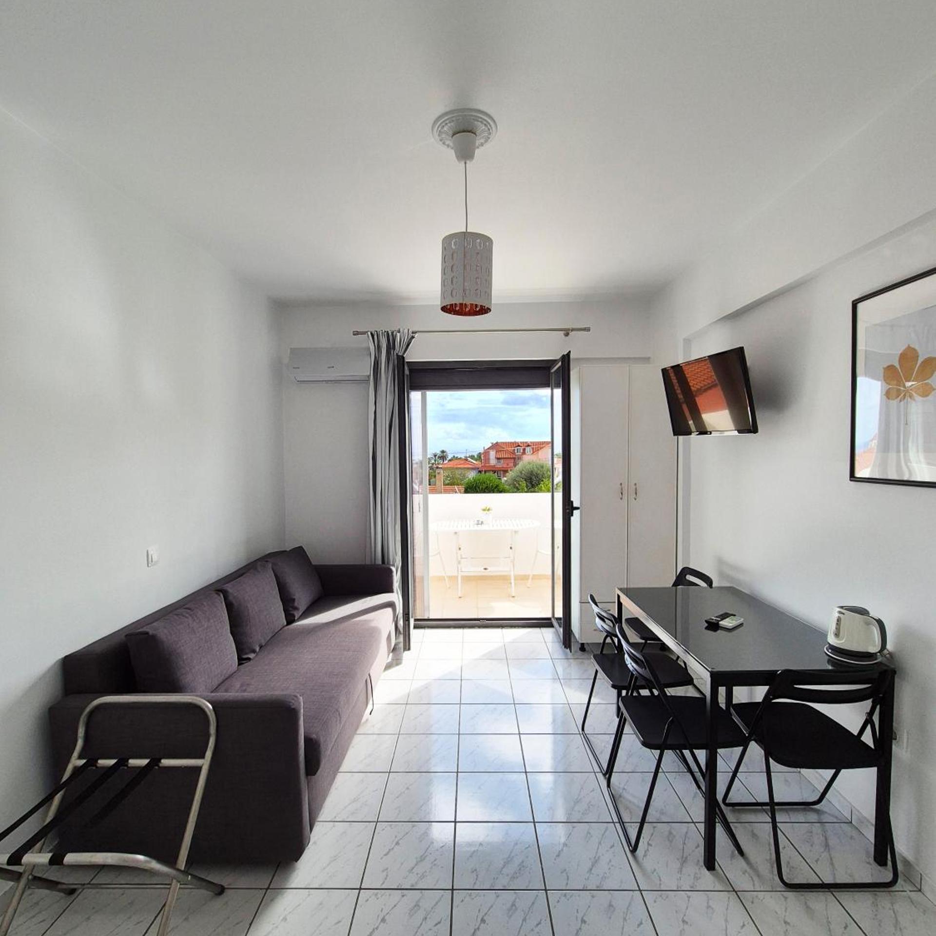 Natalies Hotel and Apartments 34/54
