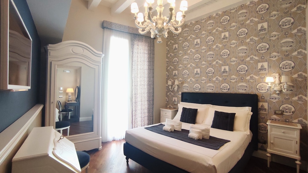 DELUXE, DOUBLE BED