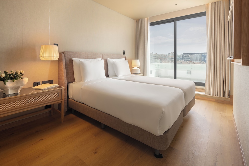 Coolest, Suite, King Bed, Balcony