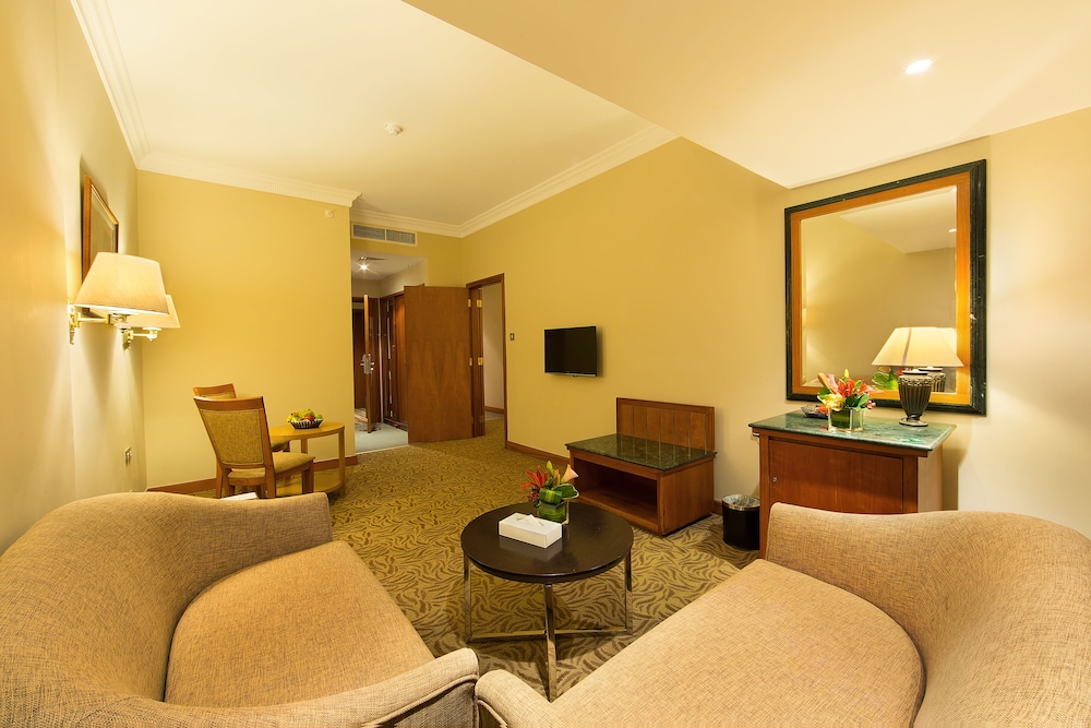 LOTUS GRAND HOTEL 28/50