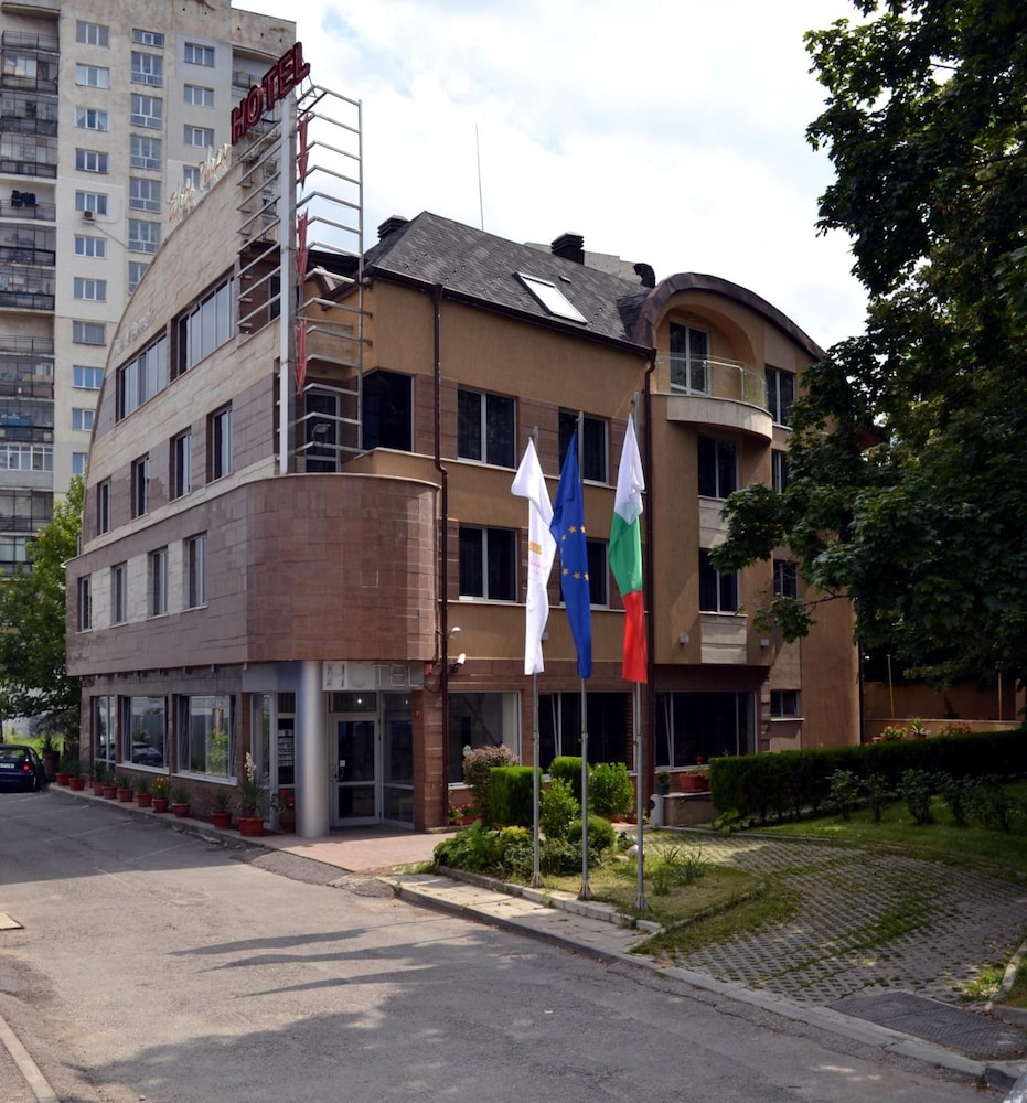 Business Hotel Elate Plaza 61/68