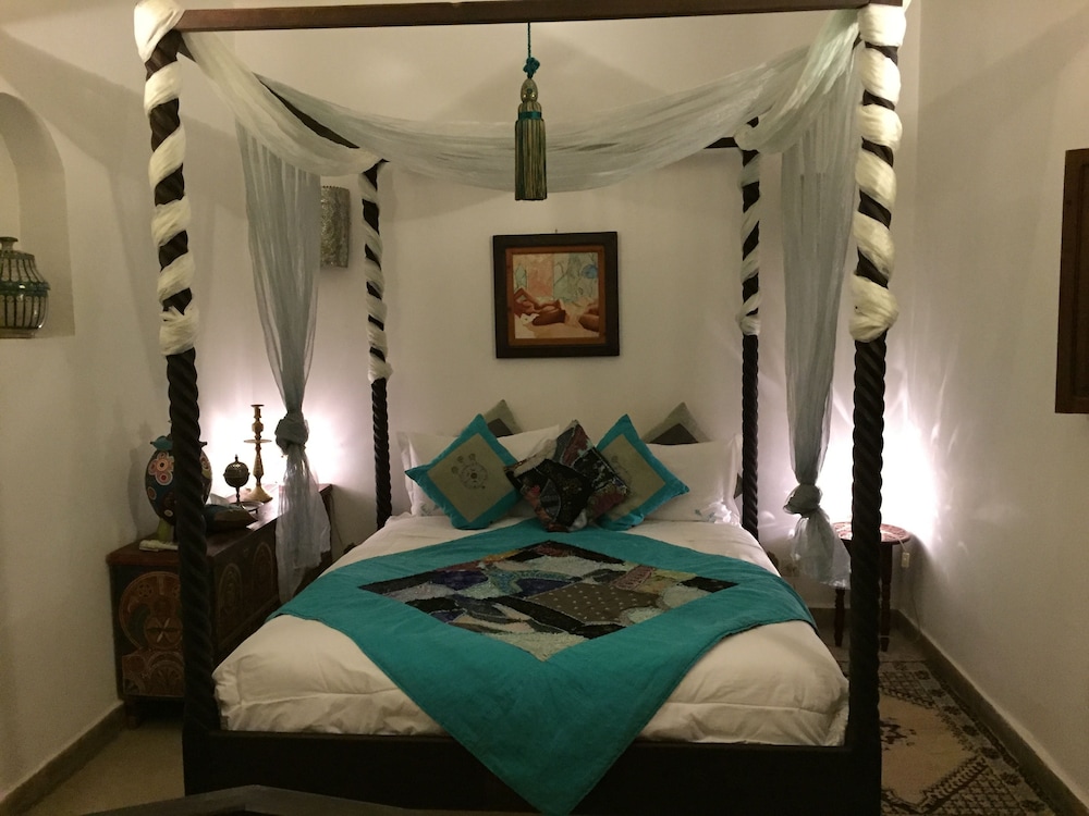 Riad Laora 27/80