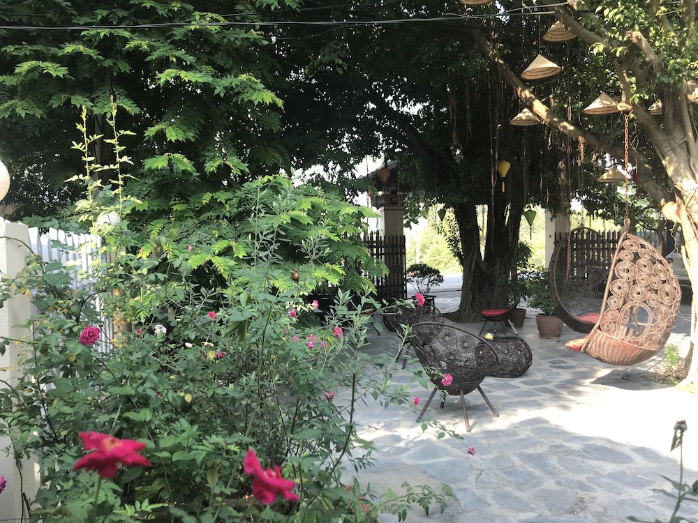 Chez Loan Hotel 35/48