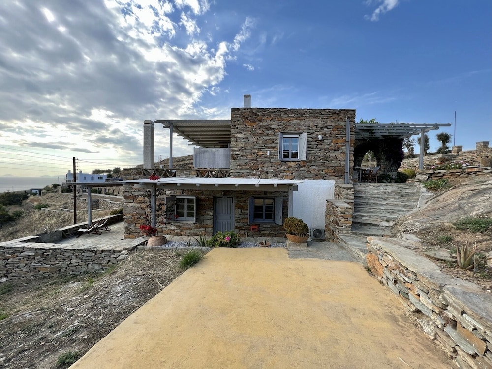 The Traditional Stone Villa 39/50